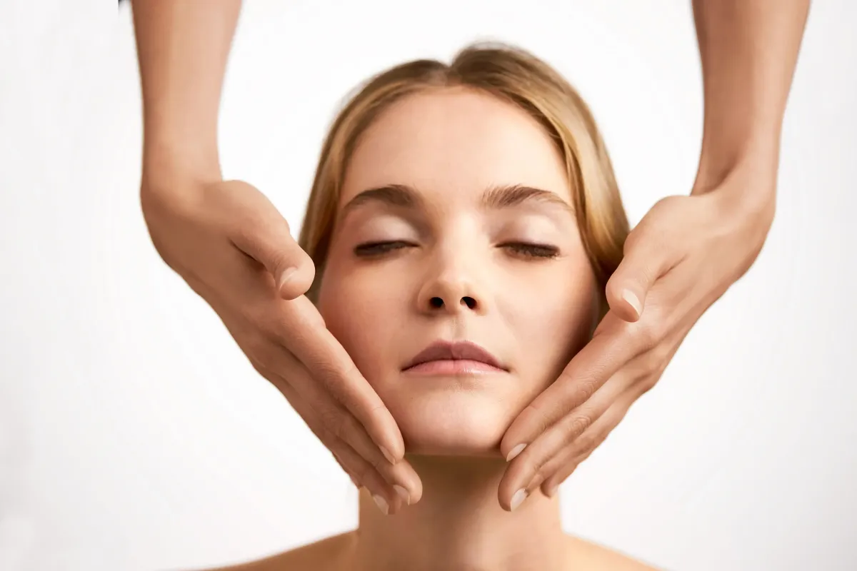 Provides brightness and revitalises